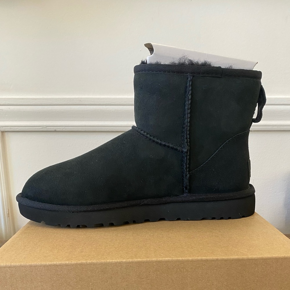 UGG | Women’s Classic Mini II Boot in black